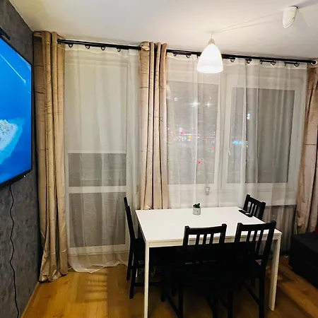 Kompaktowe 2 Tramwaj Do Centrum 15 Min Varsavia